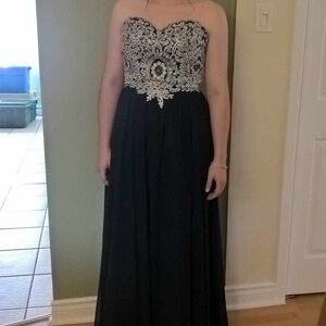 Stunning Black Gown w. embroidery & rhinestones; chiffon skirt. Size M = size 8
